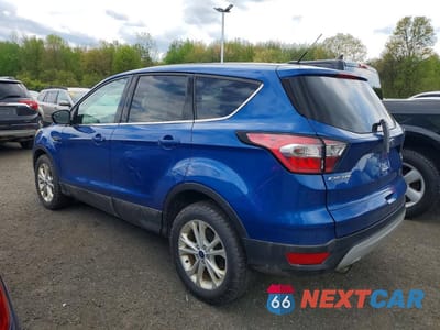 Drugie zdjęcie samochodu z przodu: 2017 FORD ESCAPE SE VIN:1FMCU9GD9HUE03814 - miniatura