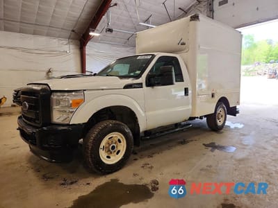 2015 FORD F250 SUPER DUTY BOX TRUCK 1FDBF2B6XFEA47578 - główne zdjęcie licytacji z USA - miniatura