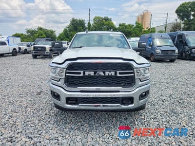 Piąte zdjęcie samochodu w środku: 2023 RAM 2500 TRADESMAN VIN:3C6UR5CL0PG543078 - miniatura
