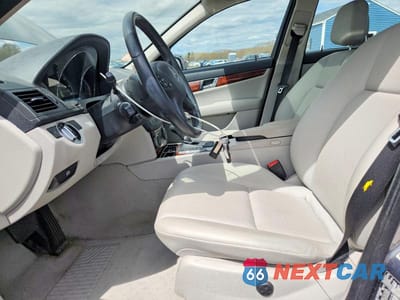 Zdjęcie 7 z 12 samochodu: 2011 MERCEDES-BENZ C 300 4MATIC VIN:WDDGF8BB2BR179883 - miniatura