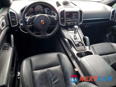 Zdjęcie 8 z 13 samochodu: 2013 PORSCHE CAYENNE VIN:WP1AA2A27DLA06202 - miniatura