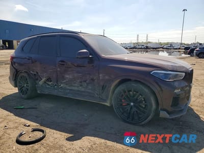 Czwarte zdjęcie samochodu z boku: 2021 BMW X5 M50I VIN:5UXJU4C05M9E59281 - miniatura