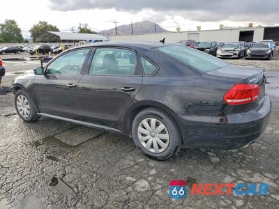 Drugie zdjęcie samochodu z przodu: 2013 VOLKSWAGEN PASSAT S VIN:1VWAP7A35DC071715 - miniatura
