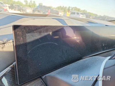 Zdjęcie 9 z 12 samochodu: 2025 BMW X6 XDRIVE40I VIN:5UX33EX09S9X77510 - miniatura
