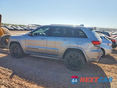 Drugie zdjęcie samochodu z przodu: 2018 JEEP GRAND CHEROKEE LAREDO VIN:1C4RJFAG0JC190675 - miniatura