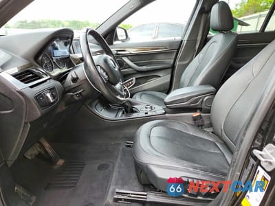 Zdjęcie 7 z 13 samochodu: 2017 BMW X1 XDRIVE28I VIN:WBXHT3C38H5F72150 - miniatura