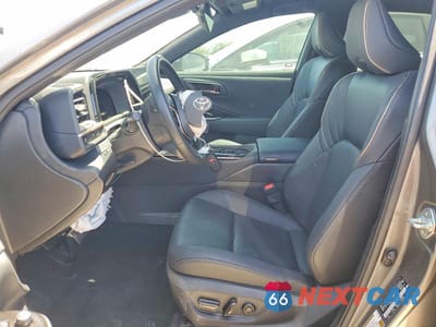 Zdjęcie 7 z 13 samochodu: 2025 TOYOTA CROWN XLE VIN:JTDAAAAF3S3036504 - miniatura