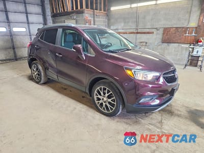 Czwarte zdjęcie samochodu z boku: 2018 BUICK ENCORE SPORT TOURING VIN:KL4CJ1SB9JB563529 - miniatura