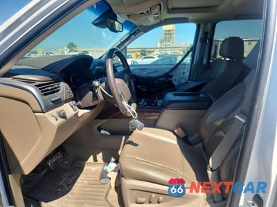 Zdjęcie 7 z 13 samochodu: 2016 CHEVROLET SUBURBAN C1500 LTZ VIN:1GNSCJKC0GR169672 - miniatura