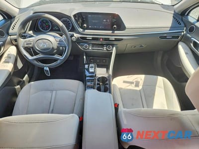 Zdjęcie 8 z 12 samochodu: 2021 HYUNDAI SONATA HYBRID BLUE VIN:KMHL24JJ7MA035118 - miniatura