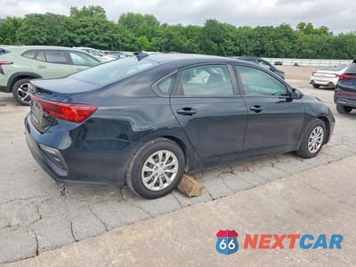 Trzecie zdjęcie samochodu z tyłu: 2019 KIA FORTE FE VIN:3KPF24AD1KE057007 - miniatura