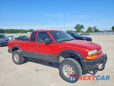 Czwarte zdjęcie samochodu z boku: 1999 CHEVROLET S TRUCK S10 VIN:1GCCT19W1XK181447 - miniatura