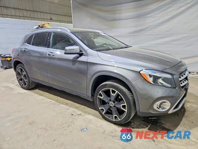 Czwarte zdjęcie samochodu z boku: 2018 MERCEDES-BENZ GLA 250 4MATIC VIN:WDCTG4GB3JJ452666 - miniatura