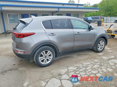 Trzecie zdjęcie samochodu z tyłu: 2019 KIA SPORTAGE LX VIN:KNDPMCAC7K7551825 - miniatura
