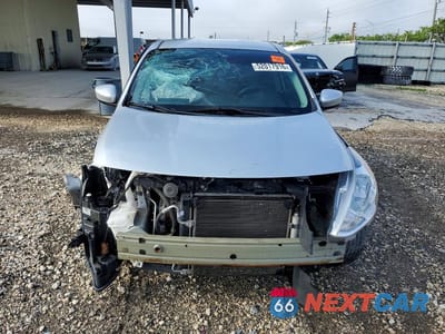 Piąte zdjęcie samochodu w środku: 2018 NISSAN VERSA S PLUS VIN:3N1CN7AP6JL859667 - miniatura