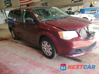 Czwarte zdjęcie samochodu z boku: 2018 DODGE GRAND CARAVAN SE VIN:2C4RDGBG5JR176869 - miniatura