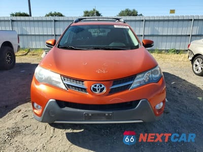 Piąte zdjęcie samochodu w środku: 2015 TOYOTA RAV4 XLE VIN:2T3WFREV8FW144255 - miniatura