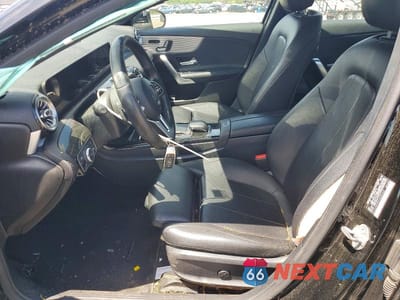 Zdjęcie 7 z 12 samochodu: 2019 MERCEDES-BENZ A 220 4MATIC VIN:WDD3G4FB0KW000966 - miniatura