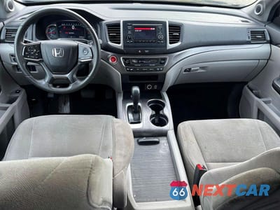Zdjęcie 9 z 10 samochodu: 2019 HONDA PILOT LX VIN:5FNYF6H15KB089988 - miniatura