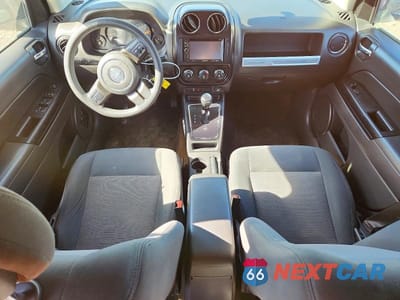Zdjęcie 8 z 13 samochodu: 2016 JEEP COMPASS SPORT VIN:1C4NJDBB9GD662302 - miniatura