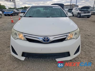 Piąte zdjęcie samochodu w środku: 2013 TOYOTA CAMRY HYBRID LE VIN:4T1BD1FK8DU081190 - miniatura