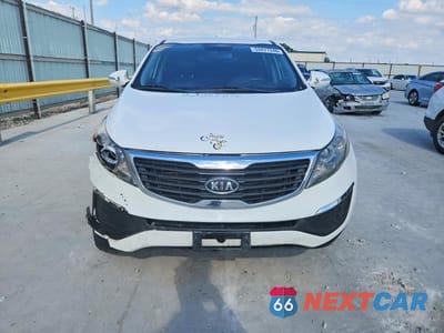 Piąte zdjęcie samochodu w środku: 2011 KIA SPORTAGE LX VIN:KNDPBCA26B7015106 - miniatura
