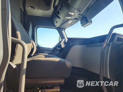 Piąte zdjęcie samochodu w środku: 2021 FREIGHTLINER CASCADIA 126 SEMI TRUCK VIN:3AKJHHDRXMSNA0846 - miniatura