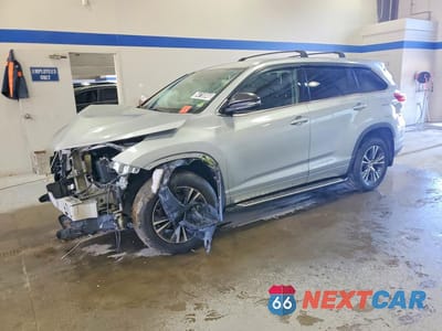 2018 TOYOTA HIGHLANDER LE 5TDBZRFH6JS497828 - główne zdjęcie licytacji z USA - miniatura