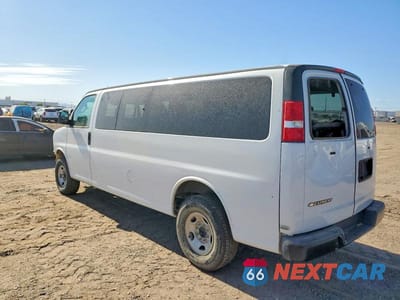 Trzecie zdjęcie samochodu z tyłu: 2020 CHEVROLET EXPRESS G3500 LS 6.0L V8 PASSENGER VIN:1GAZGNFG7L1251187 - miniatura