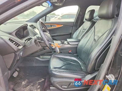 Zdjęcie 7 z 12 samochodu: 2017 LINCOLN MKX SELECT VIN:2LMPJ8KR1HBL22257 - miniatura