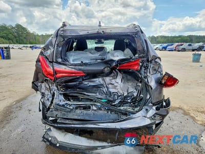 Zdjęcie 6 z 13 samochodu: 2018 TOYOTA RAV4 SE VIN:JTMJFREV6JJ208018 - miniatura