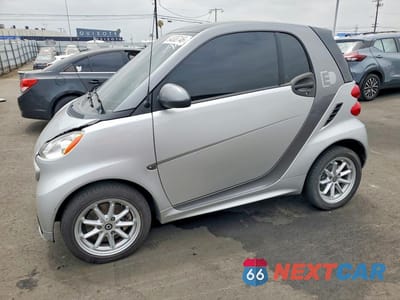 2014 SMART FORTWO WMEEJ9AA4EK787658 - główne zdjęcie licytacji z USA - miniatura