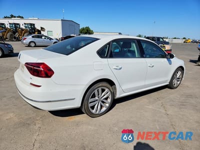 Trzecie zdjęcie samochodu z tyłu: 2019 VOLKSWAGEN PASSAT WOLFSBURG VIN:1VWLA7A3XKC004938 - miniatura