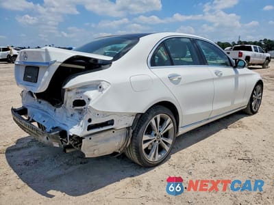 Trzecie zdjęcie samochodu z tyłu: 2020 MERCEDES-BENZ C 300 VIN:W1KWF8DB0LR600557 - miniatura