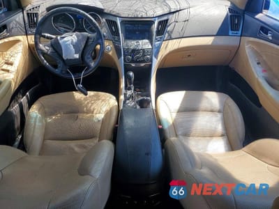 Zdjęcie 8 z 12 samochodu: 2013 HYUNDAI SONATA HYBRID VIN:KMHEC4A43DA101535 - miniatura