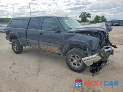 Czwarte zdjęcie samochodu z boku: 2005 CHEVROLET SILVERADO K2500 HEAVY DUTY VIN:1GCHK29U95E150603 - miniatura
