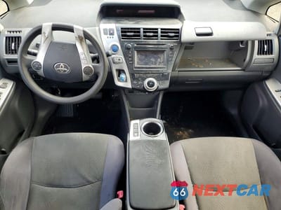 Zdjęcie 8 z 12 samochodu: 2012 TOYOTA PRIUS V THREE VIN:JTDZN3EU3C3132887 - miniatura