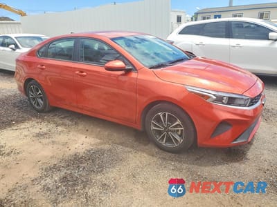 Czwarte zdjęcie samochodu z boku: 2024 KIA FORTE LXS VIN:3KPF24AD6RE695084 - miniatura