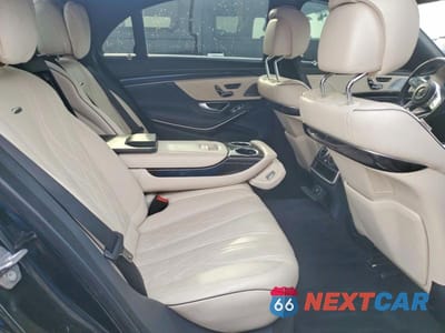 Zdjęcie 10 z 12 samochodu: 2018 MERCEDES-BENZ S 63 AMG 4MATIC VIN:WDDUG8JB0JA386853 - miniatura