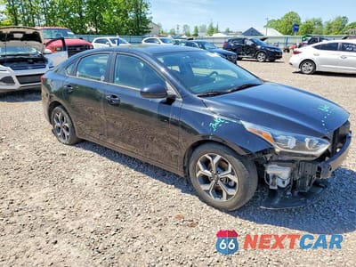 Czwarte zdjęcie samochodu z boku: 2021 KIA FORTE LXS VIN:3KPF24AD8ME285038 - miniatura