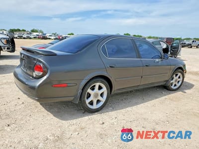 Trzecie zdjęcie samochodu z tyłu: 2000 NISSAN MAXIMA GXE VIN:JN1CA31AXYT013631 - miniatura