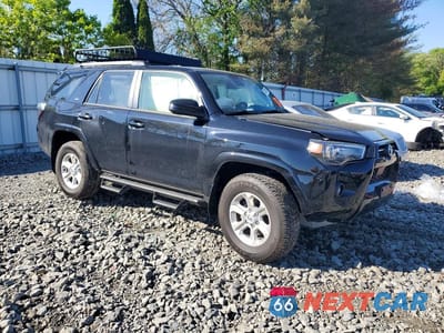 Czwarte zdjęcie samochodu z boku: 2024 TOYOTA 4RUNNER SR5 VIN:JTEMU5JRXR6300389 - miniatura