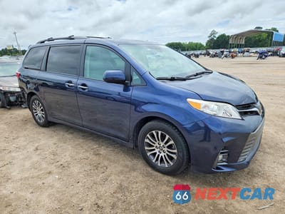 Czwarte zdjęcie samochodu z boku: 2019 TOYOTA SIENNA XLE PREMIUM 8-PASSENGER VIN:5TDYZ3DC6KS975827 - miniatura