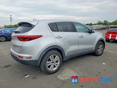 Trzecie zdjęcie samochodu z tyłu: 2017 KIA SPORTAGE LX VIN:KNDPMCAC8H7169201 - miniatura