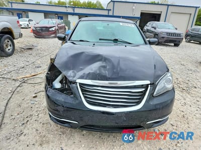 Piąte zdjęcie samochodu w środku: 2014 CHRYSLER 200 LX VIN:1C3CCBAB1EN195234 - miniatura