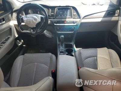Zdjęcie 8 z 12 samochodu: 2019 HYUNDAI SONATA LIMITED VIN:5NPE34AF6KH779353 - miniatura