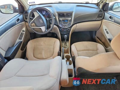 Zdjęcie 8 z 12 samochodu: 2017 HYUNDAI ACCENT SE VIN:KMHCT4AE9HU252853 - miniatura