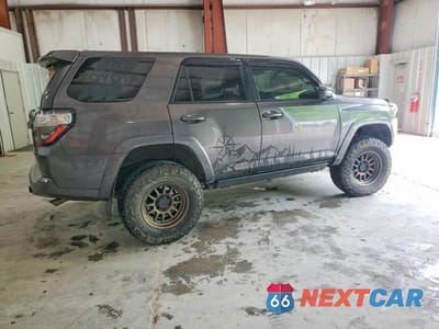 Trzecie zdjęcie samochodu z tyłu: 2016 TOYOTA 4RUNNER SR5 PREMIUM VIN:JTEBU5JR5G5376435 - miniatura
