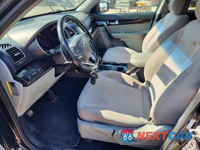 Zdjęcie 7 z 13 samochodu: 2014 KIA SORENTO LX VIN:5XYKTCA68EG450825 - miniatura
