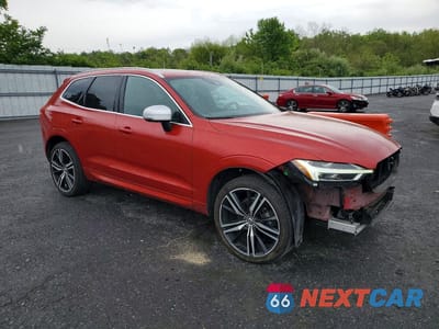 Czwarte zdjęcie samochodu z boku: 2019 VOLVO XC60 T5 R-DESIGN VIN:LYV102RM0KB284015 - miniatura